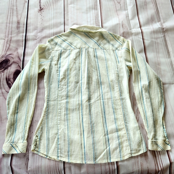 Patagonia Pale Yellow Pinstripe Long Sleeve Button Shirt Blouse | Women's Size 4 - Picture 4 of 8